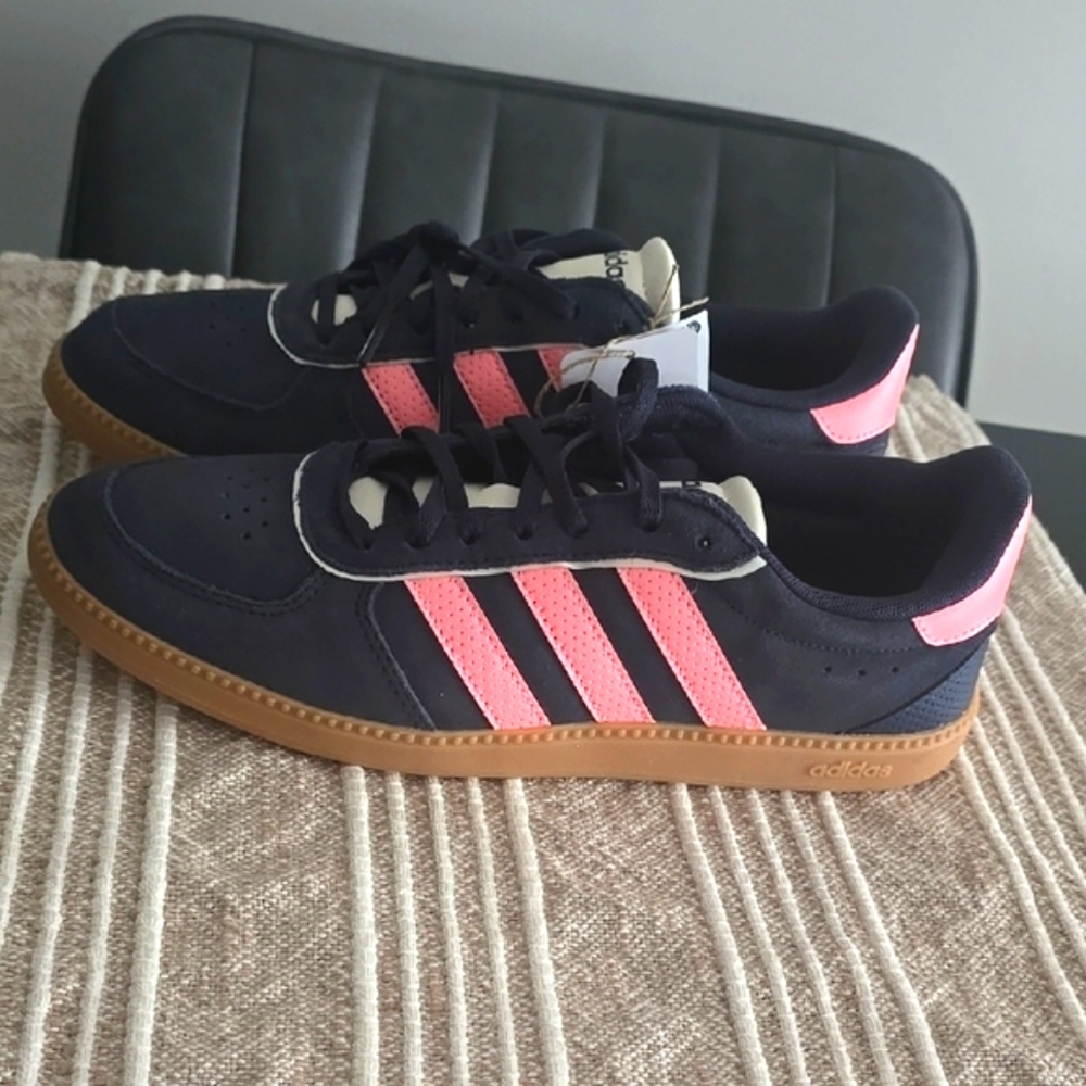Adidas Blue and Pink Sneakers - Picture 2 of 7
